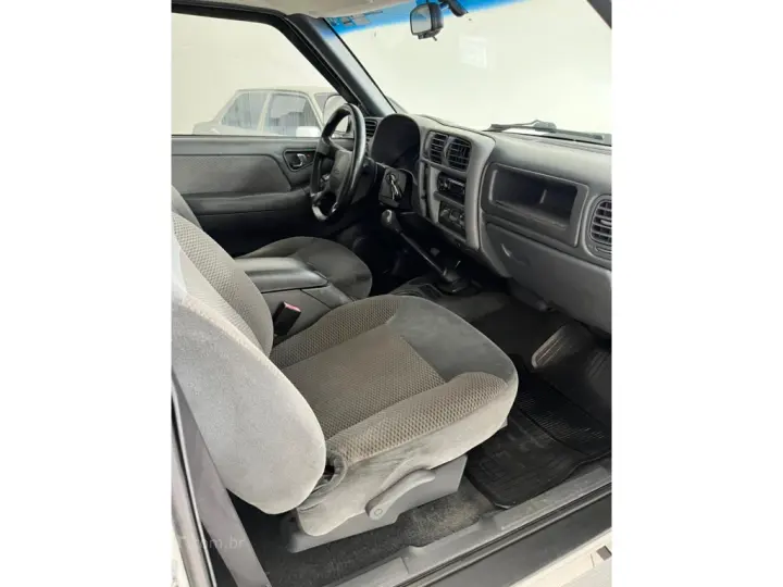 S10 2.4 MPFI RODEIO 4X2 CD 8V FLEX 4P MANUAL