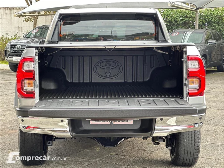 HILUX 2.8 D-4D TURBO DIESEL CD SRX PLUS 4X4 AUTOM