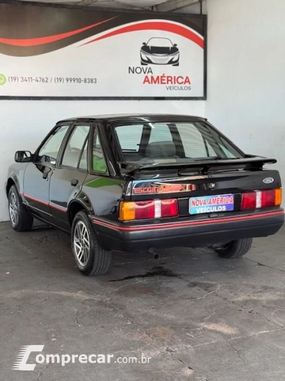 Escort Guarujá 1.8 4p