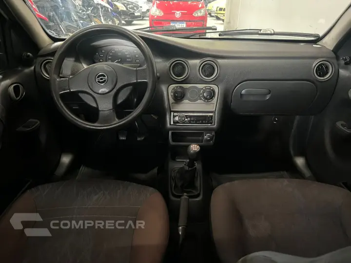 CELTA 1.0 MPFI Life 8V