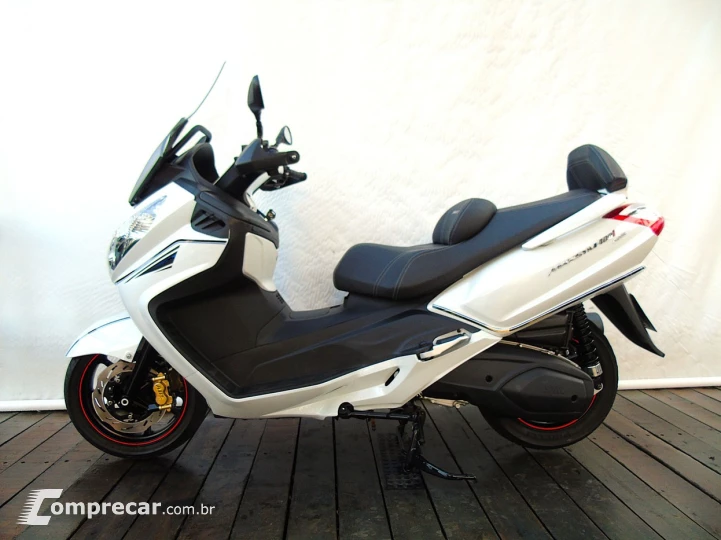 DAFRA MAXSYM 400i