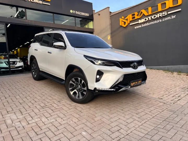 Hilux SW4 SRX Plat. 4x4 2.8 TB Die. Aut.