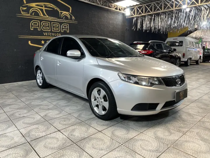CERATO 1.6 EX3 SEDAN 16V GASOLINA 4P MANUAL