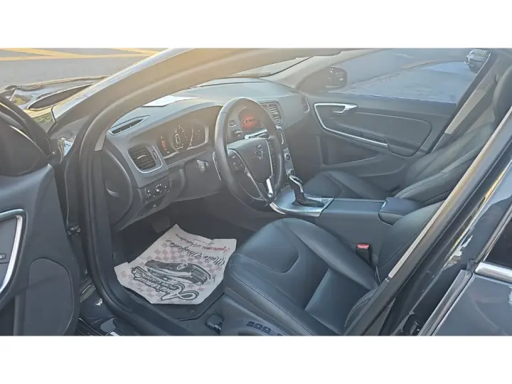 S60 2.0 T4 MOMENTUM GASOLINA 4P AUTOMÁTICO