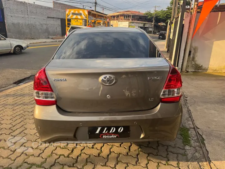 ETIOS 1.5 X Plus Sedan 16V