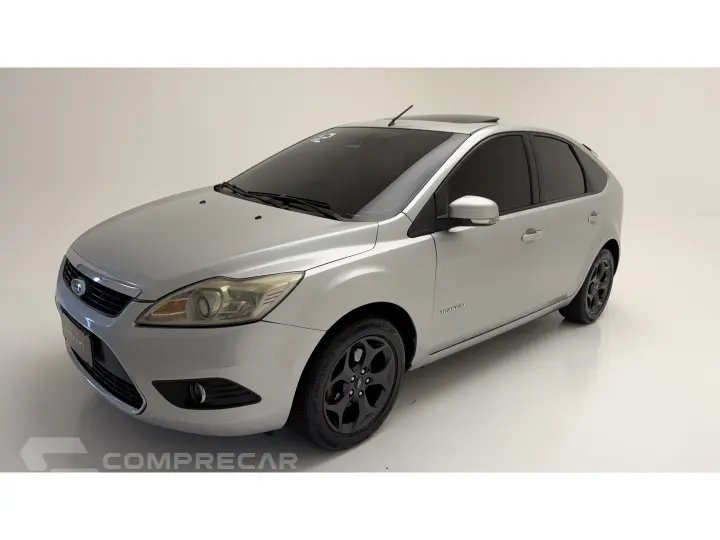FOCUS 2.0 TITANIUM HATCH 16V FLEX 4P AUTOMÁTICO
