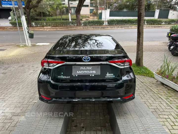 COROLLA 1.8 VVT-I Hybrid Altis