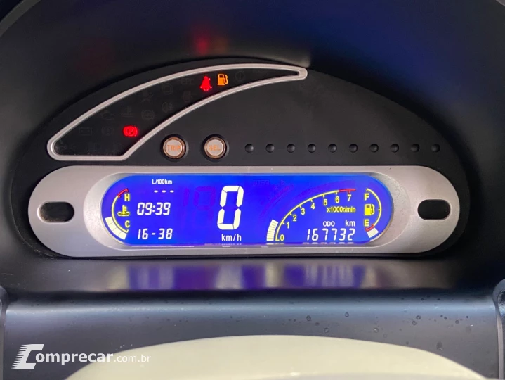 QQ 1.1 MPFI 16V