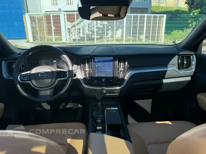 XC60 2.0 D5 Momentum AWD Geartronic