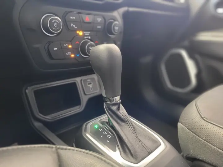 Renegade Longitude 1.8 4x2 Flex 16V Aut.