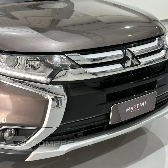 OUTLANDER 2.2 165cv Diesel Aut.