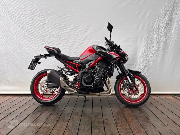KAWASAKI Z900