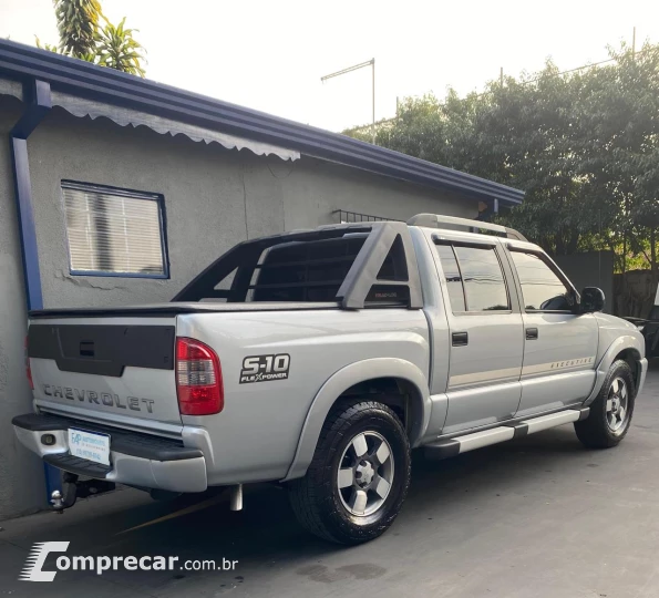 S10 2.4 MPFI Executive 4X2 CD 8V