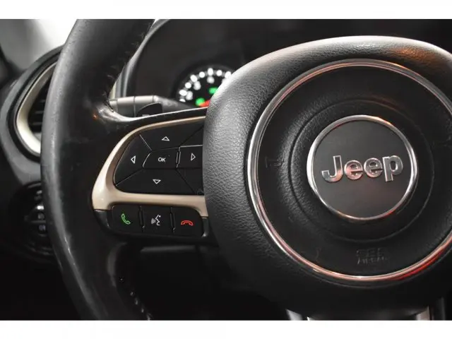 RENEGADE - 1.8 16V LONGITUDE 4P AUTOMÁTICO