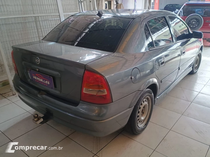 Astra GL Sedan