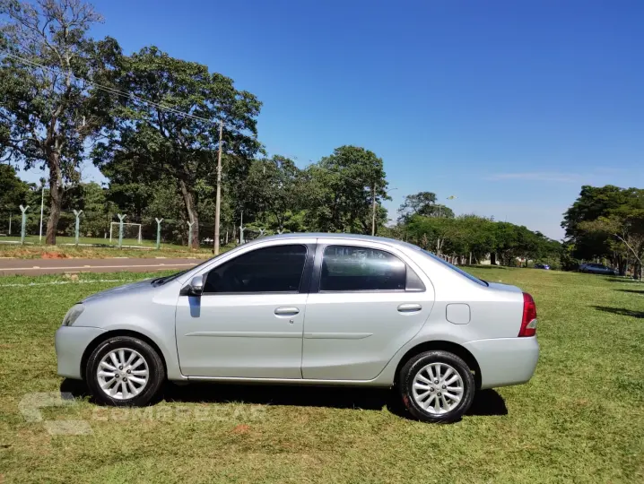 ETIOS 1.5 XLS Sedan 16V