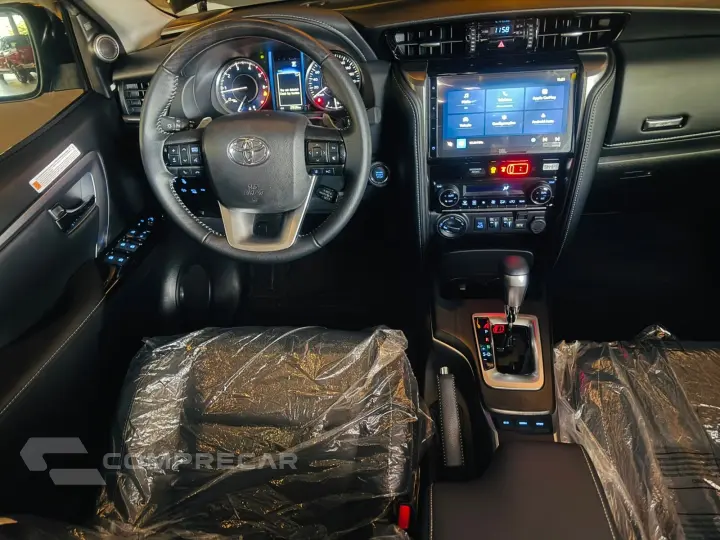 HILUX SW4 2.8 D-4D TURBO DIESEL SRX PLATINUM 7L 4X4 AUTOMÁTI