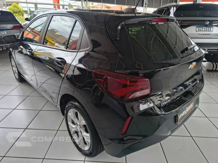 Onix Hatch 1.0 12V 4P FLEX LT