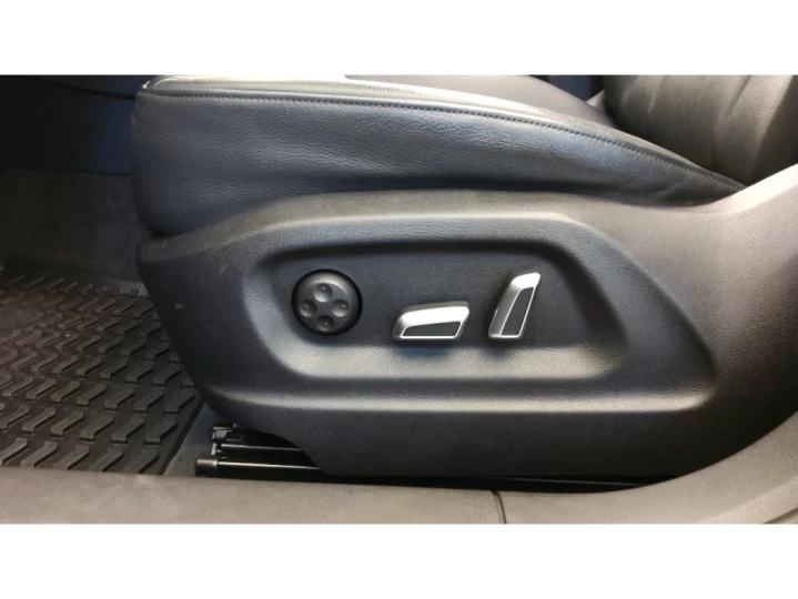 Q3 1.4 TFSI FLEX PRESTIGE PLUS S TRONIC