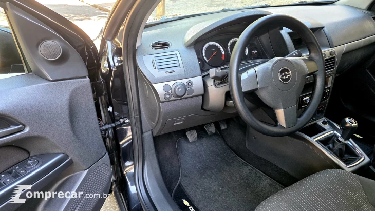 VECTRA 2.0 MPFI Expression 8V