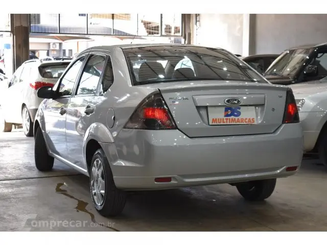 FIESTA SEDAN - 1.6 ROCAM SEDAN 8V 4P MANUAL