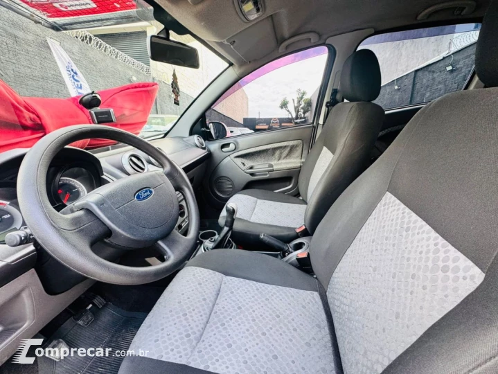 FIESTA 1.6 MPI Class Hatch 8V