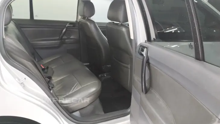 POLO SEDAN 1.6 MI 8V