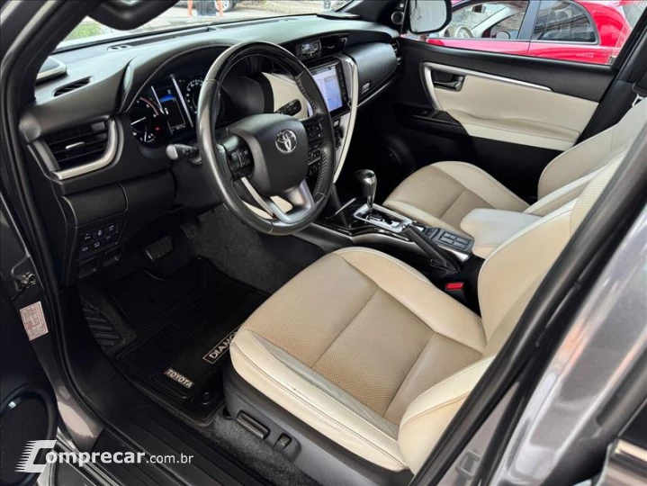 HILUX SW4 2.8 D-4d Turbo Diamond 7L