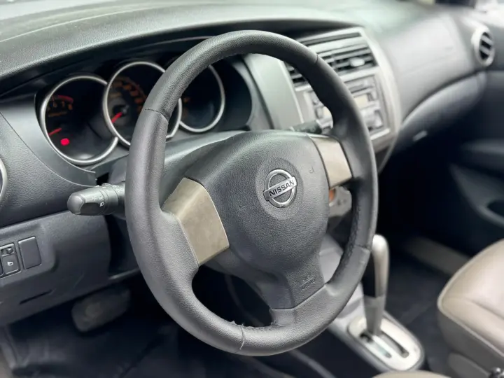 GRAND LIVINA 1.8 SL 16V