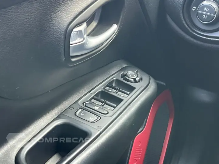 RENEGADE 2.0 16V TURBO DIESEL TRAILHAWK 4P 4X4 AUTOMÁTICO