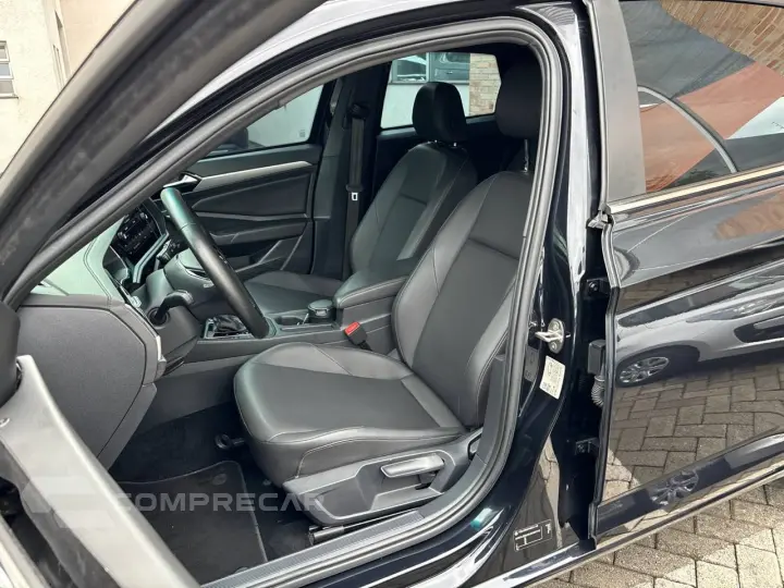 JETTA R-Line 250 TSI 1.4 Flex 16V Aut.