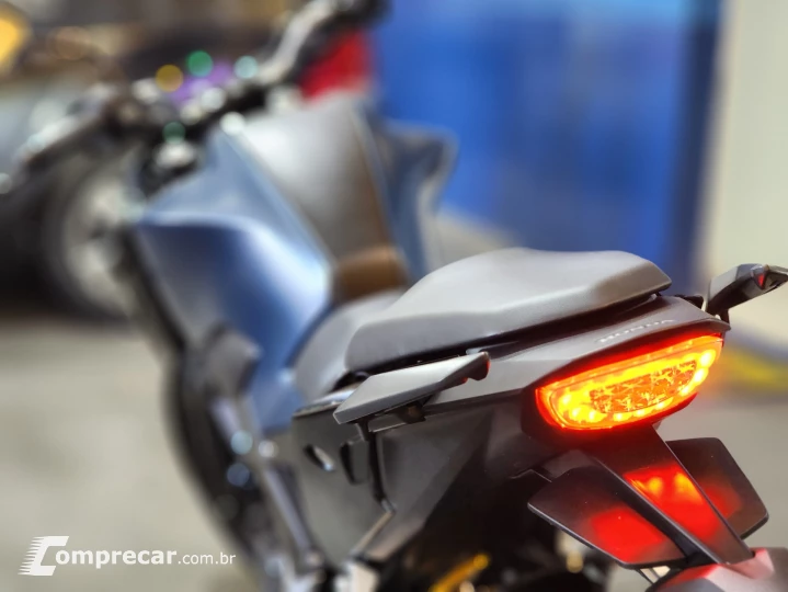 CB CB 300F Twister Flex
