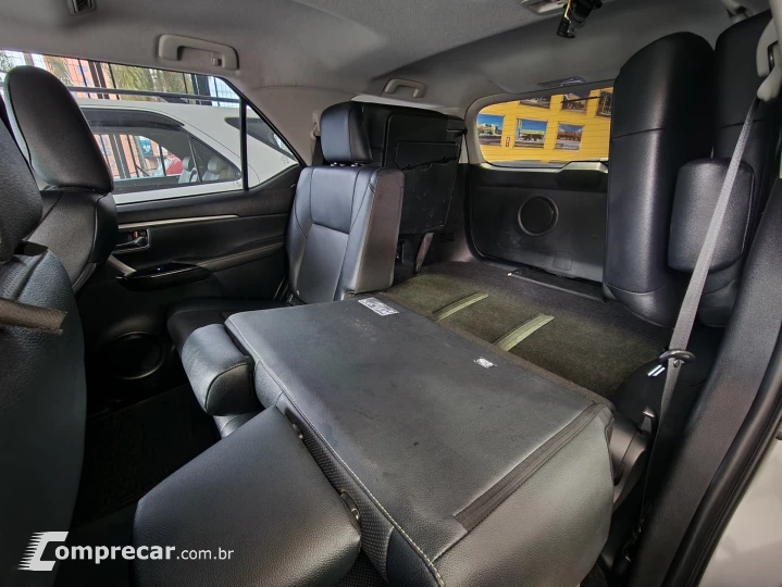 HILUX SW4 2.8 D-4d Turbo SRX 7L 4X4