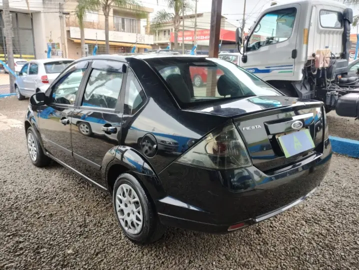 Fiesta Sedan 1.6 4P FLEX