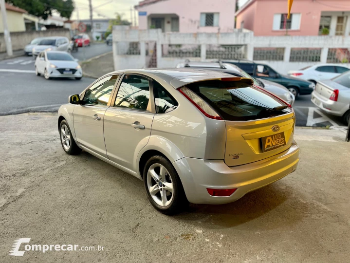 FOCUS 1.6 SE Hatch 16V