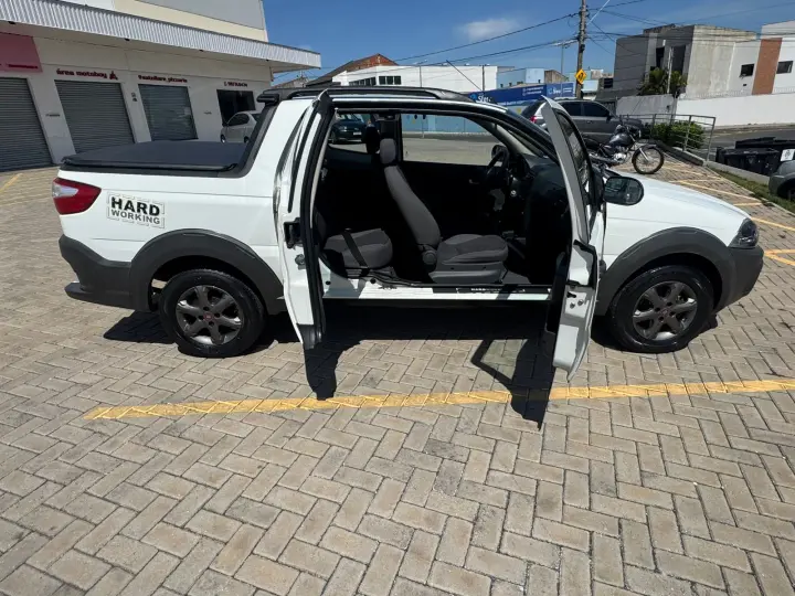 Strada Hard Working 1.4 CD 2016 3 portas Completa