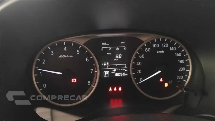 KICKS PLAY 1.6 16V FLEXSTART SENSE XTRONIC