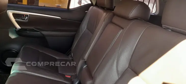 HILUX SW4 2.8 D-4d Turbo SRX 4X4