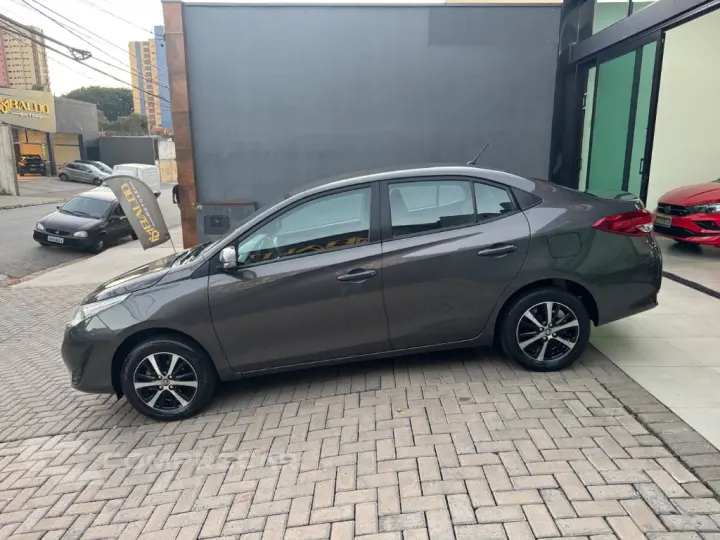 YARIS XL Live Sedan 1.5 Flex 16V 4p Aut.