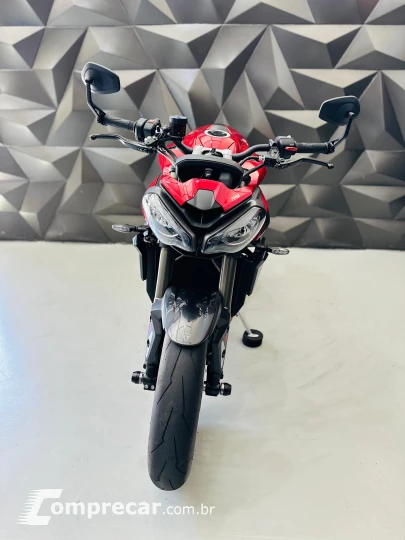 street triple rs