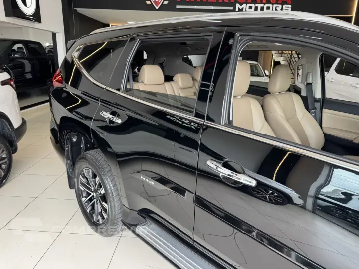 Pajero Sport 	2.4 16V 4P HPE-S AWD TURBO DIESEL AUTOMÁTICO