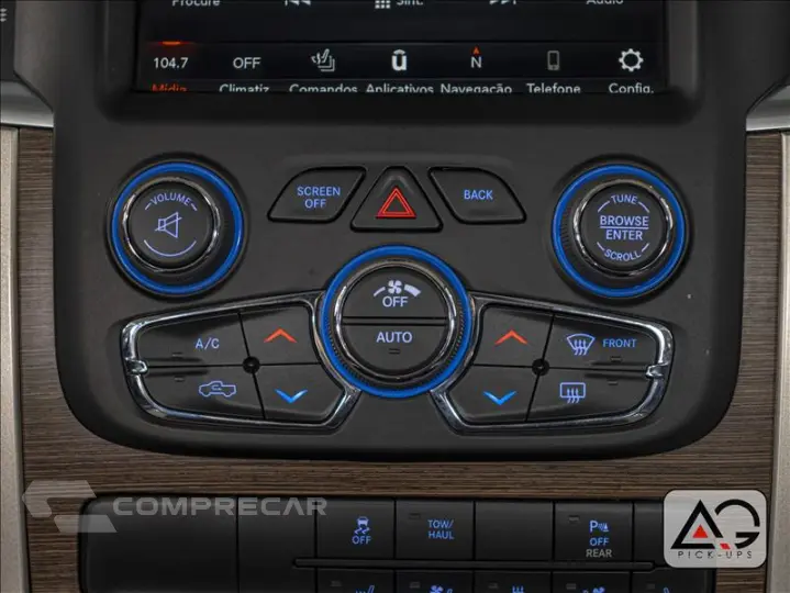 CLASSIC 5.7 V8 Laramie Night Edition CD 4X4