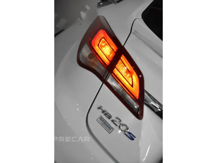 HB20S 1.6 COMFORT PLUS 16V FLEX 4P AUTOMÁTICO
