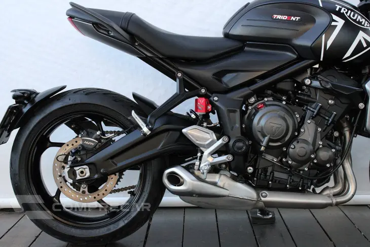 TRIUMPH TRIDENT 660