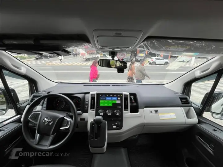 HIACE 2.8 D-4d Turbo Minibus 15+1 DX