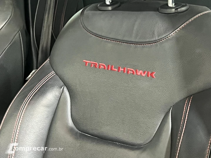 RENEGADE 1.3 T270 Turbo Trailhawk 4X4
