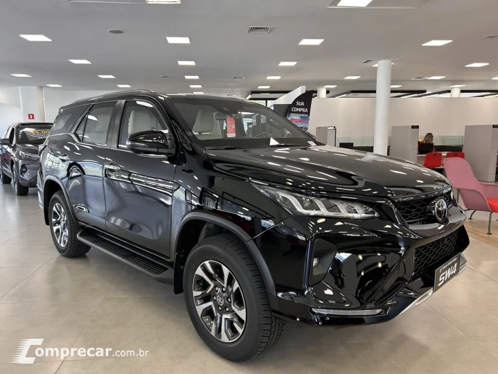 HILUX SW4 2.8 D-4D TURBO DIESEL DIAMOND 7L 4X4 AUTOMÁTICO