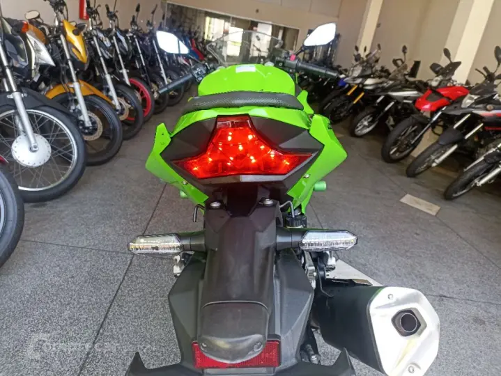 NINJA 400