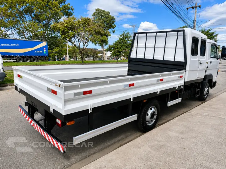 Delivery 5.150 Carroceria + Cabine Suplementar