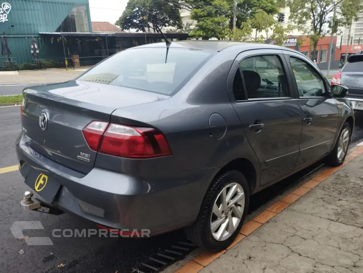 Voyage 1.6 4P FLEX AUTOMÁTICO